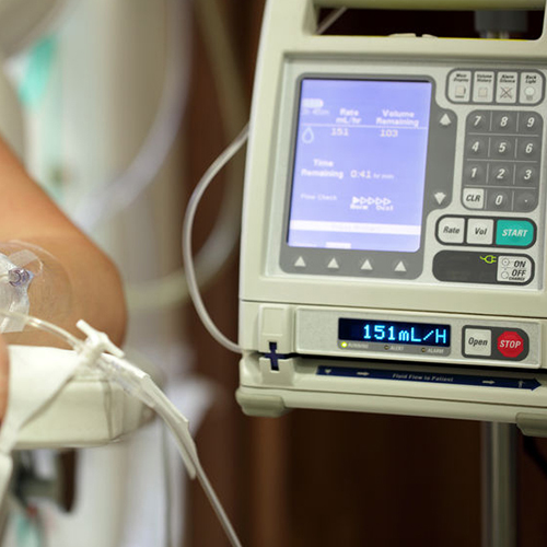 پمپ درد PCA و مدیریت درد پس از جراحی با اختیار بیمار و تکنولوژی پیشرفته کنترل درد Patient-Controlled Analgesia که به بیماران اجازه می‌دهد دوران نقاهت پس از سزارین، جراحی‌های ارتوپدی و عمومی را بدون درد و استرس سپری کنند. بررسی انواع پمپ‌های مکانیکی الاستومریک و الکترونیکی.